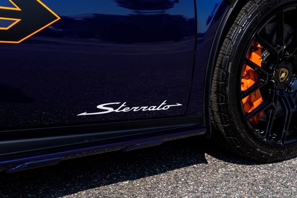 Used 2023 Lamborghini Huracan Sterrato image 28