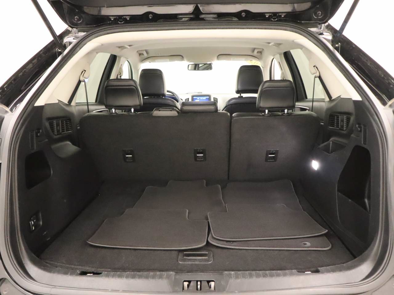 Used 2024 Ford Edge SEL AWD/4WD image 18