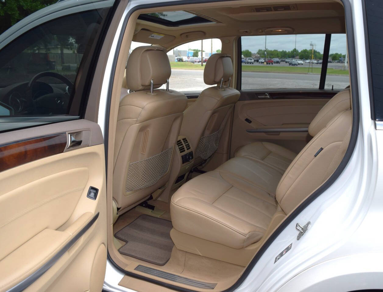 Used 2011 Mercedes-Benz GL 550 4MATIC image 43
