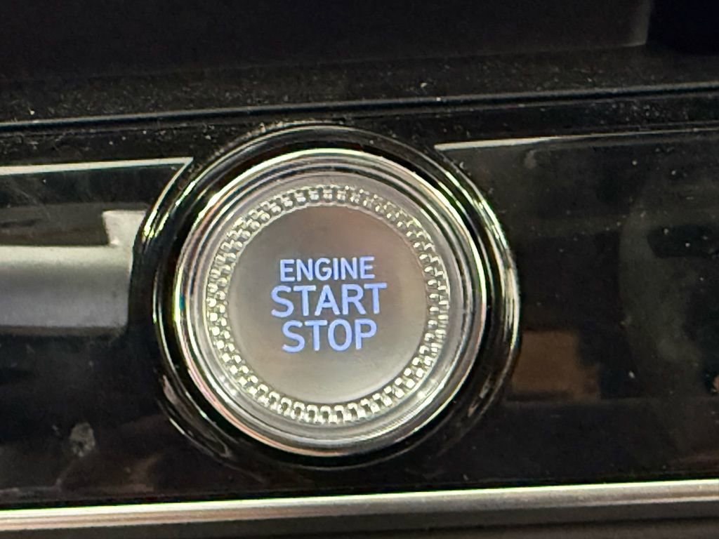 Used 2026 Genesis GV70 2.5T Select image 24