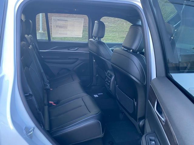 New 2025 Jeep Grand Cherokee Limited image 33