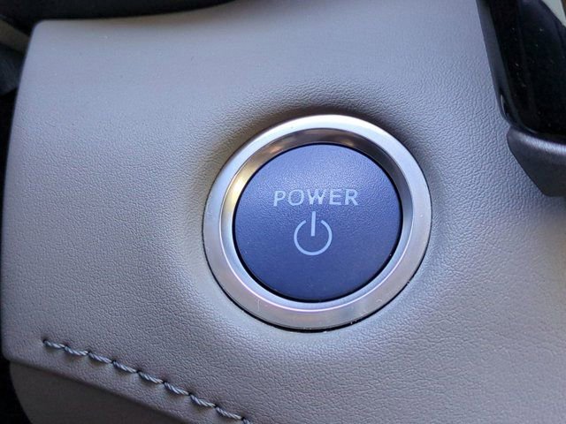 Used 2021 Toyota Highlander LE image 25