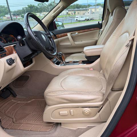 Used 2008 Saturn Outlook XR w/ Premium Trim Package image 11