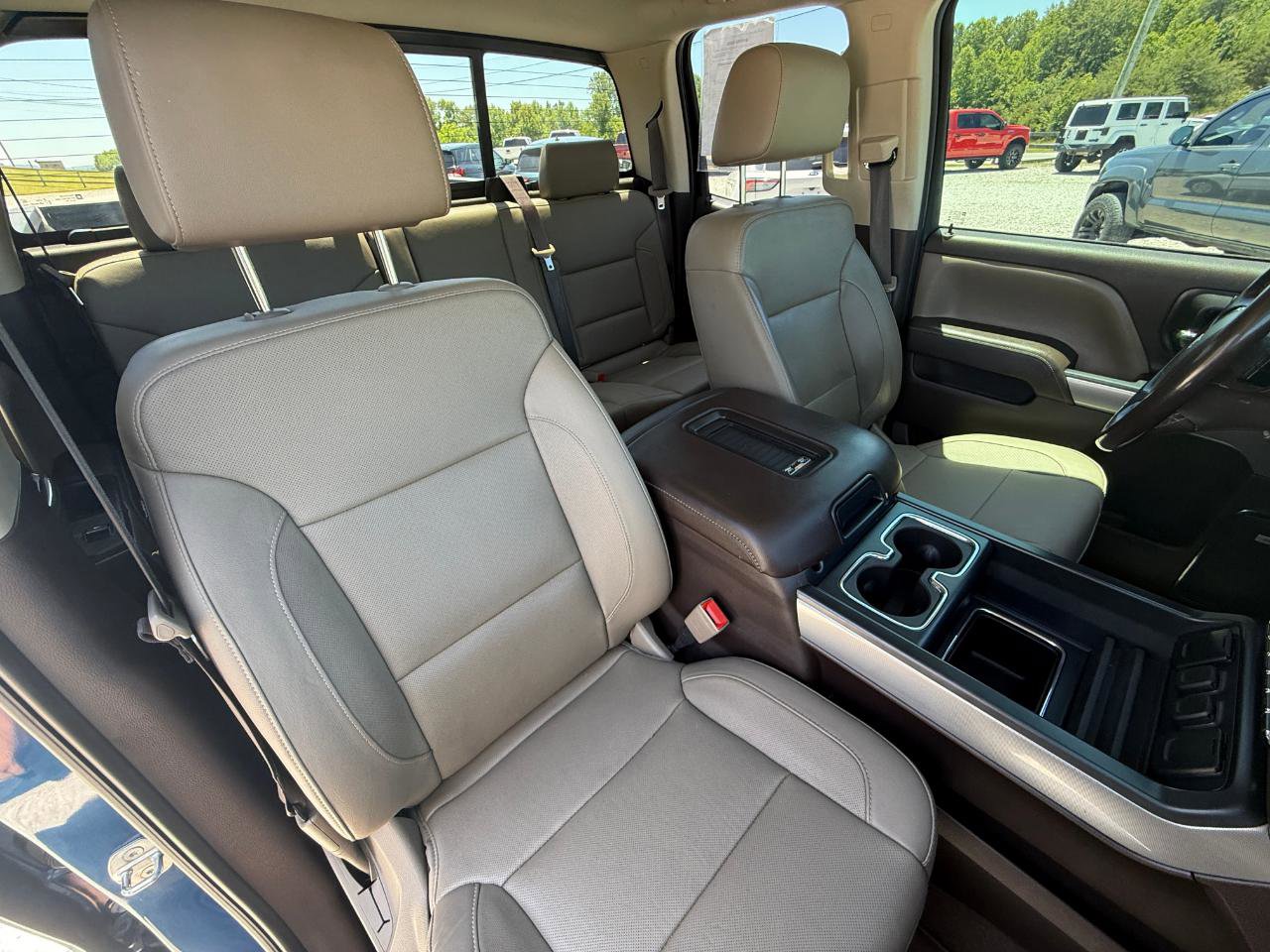 Used 2017 Chevrolet Silverado 1500 LTZ Z71 w/ LTZ Plus Package AWD/4WD image 6