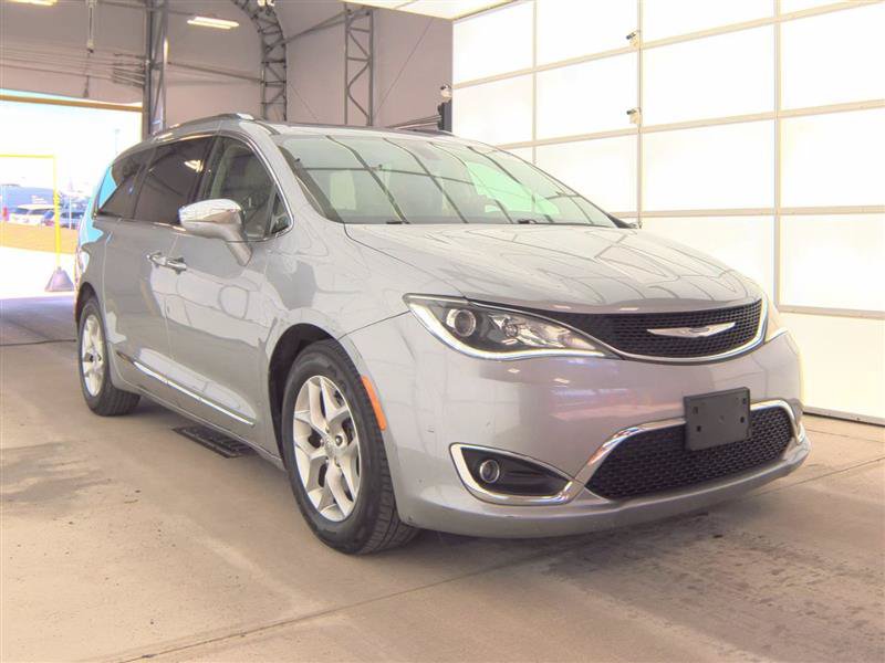 Used 2020 Chrysler Pacifica Limited FWD image 4