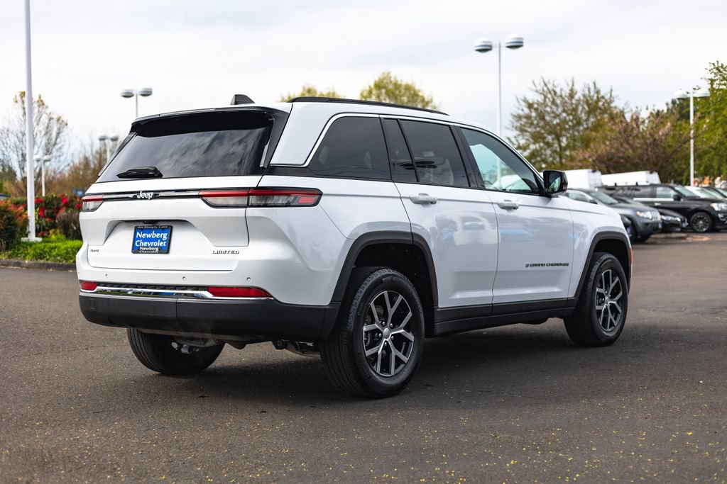 Used 2024 Jeep Grand Cherokee Limited AWD/4WD image 10