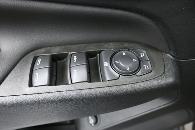 Used 2023 Chevrolet Equinox LT FWD image 19