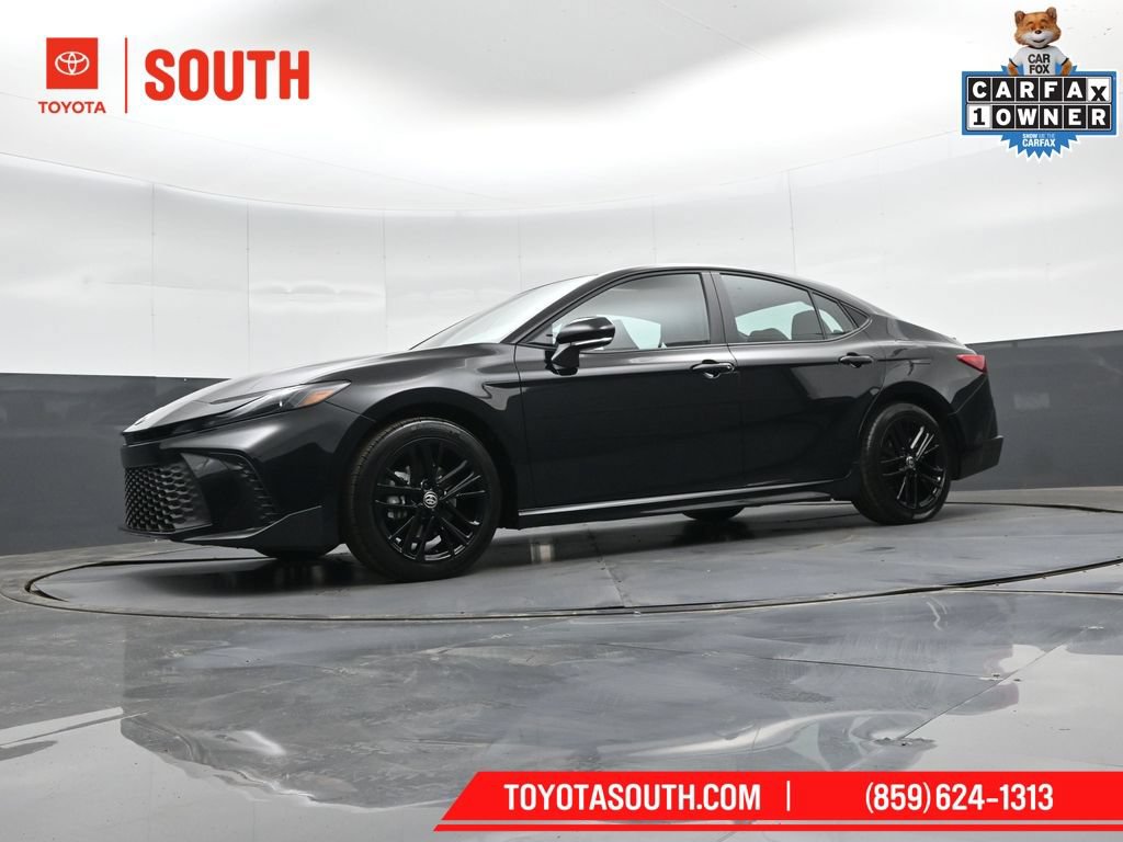 Used 2026 Toyota Camry SE FWD image 38
