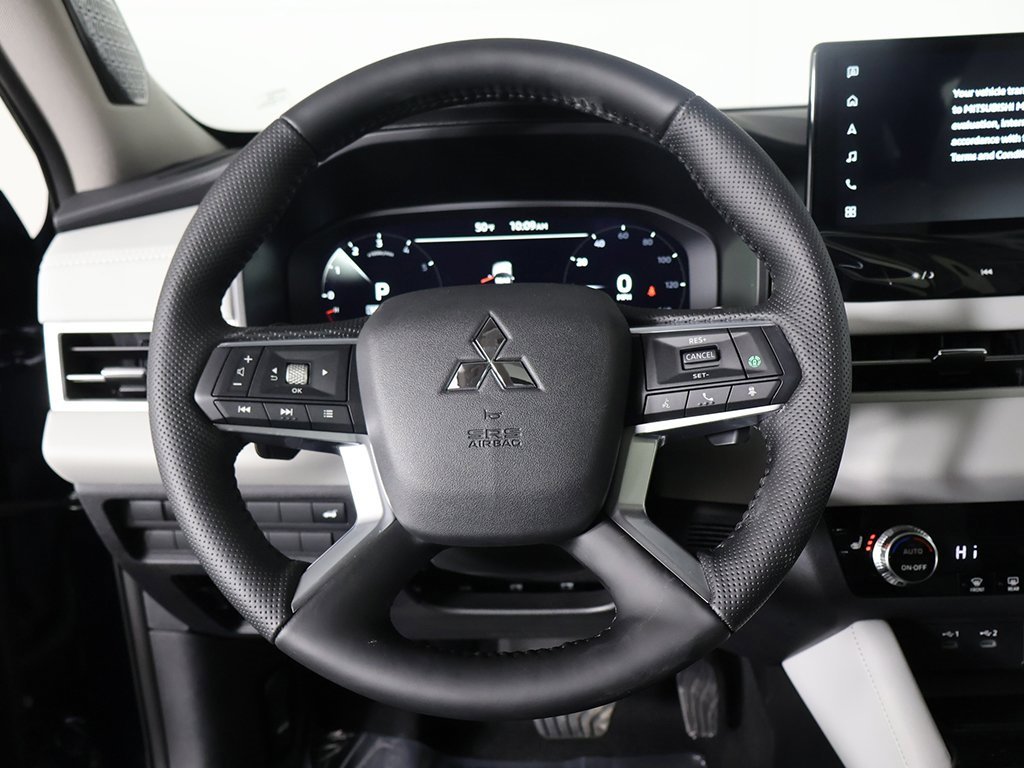 New 2026 Mitsubishi Outlander SE image 38