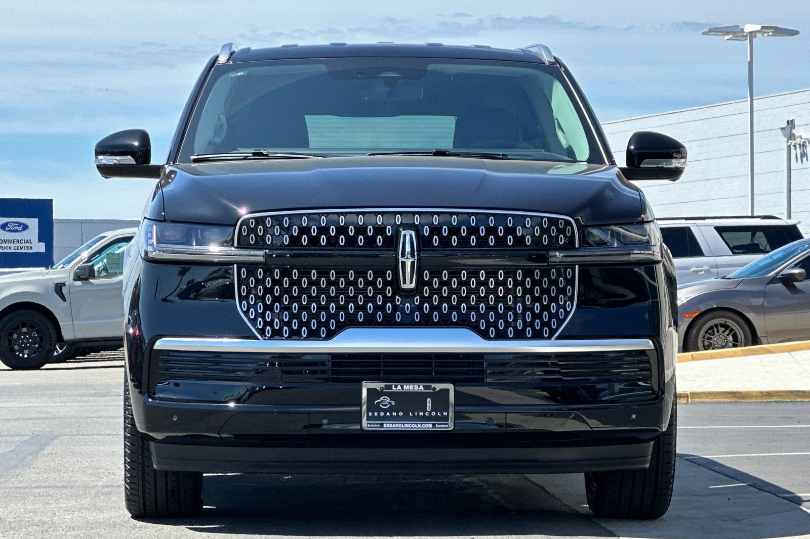 New 2026 Lincoln Navigator L Premier AWD/4WD image 8