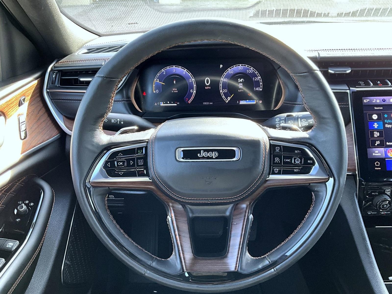 Used 2025 Jeep Grand Cherokee Summit AWD/4WD image 12