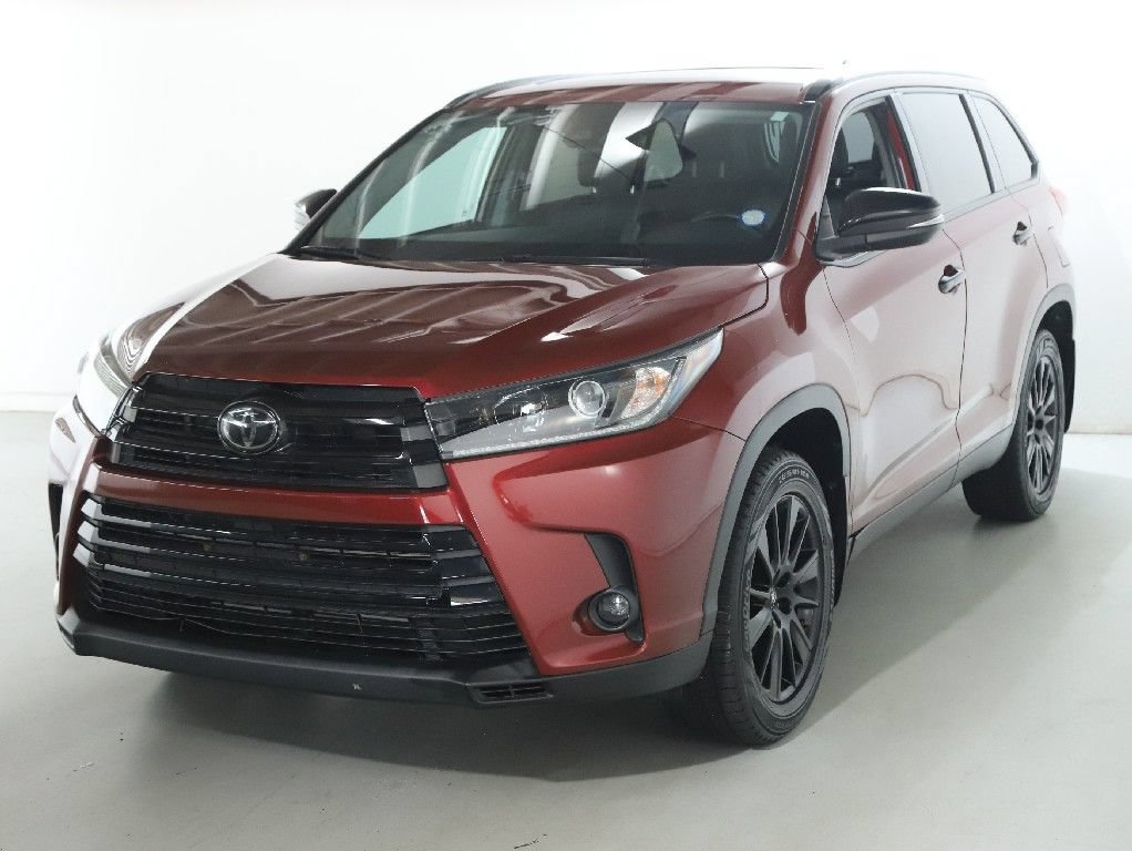 Used 2019 Toyota Highlander SE w/ Nightshade Edition AWD/4WD image 3