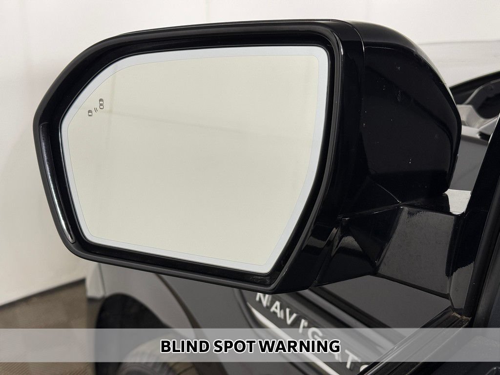 Used 2024 Lincoln Navigator L 4WD image 7