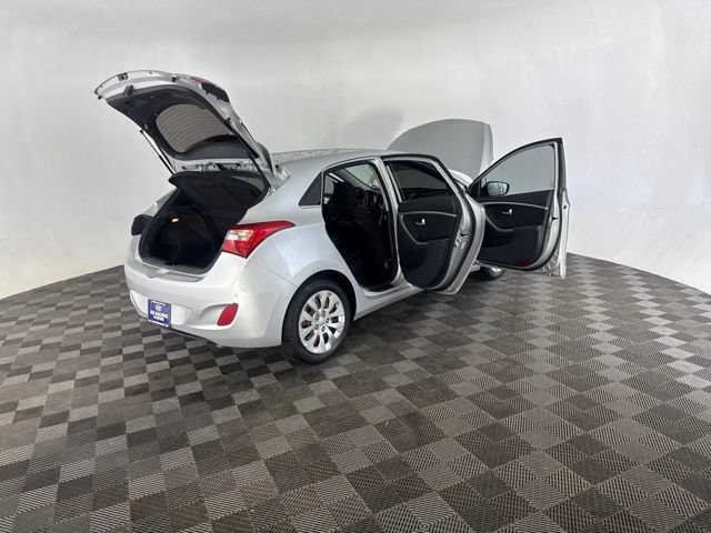 Used 2016 Hyundai Elantra GT FWD image 16