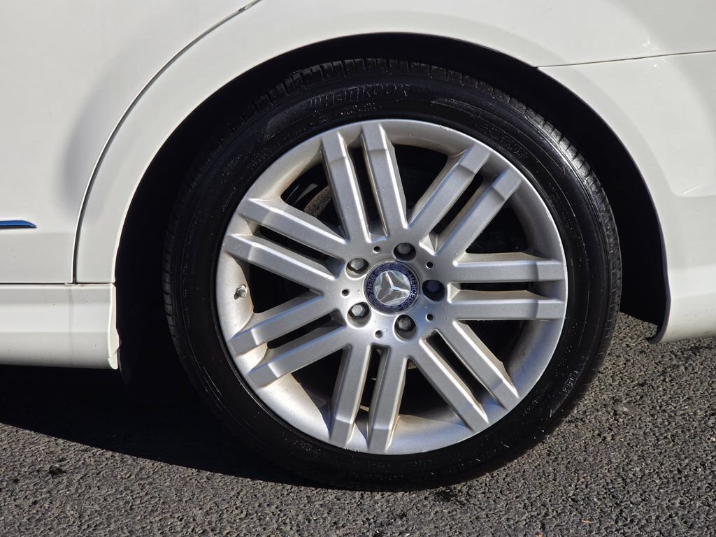 Used 2009 Mercedes-Benz C 300 Sedan image 12