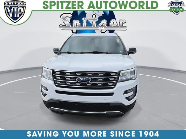 Used 2017 Ford Explorer XLT w/ Equipment Group 202A AWD/4WD image 3