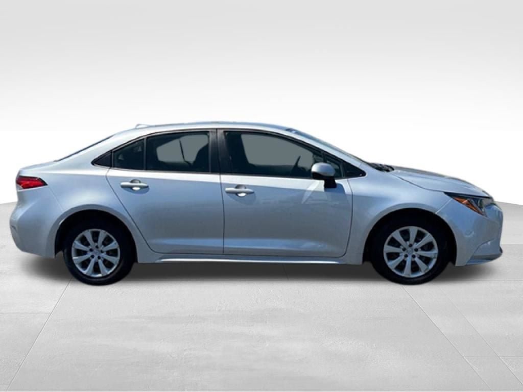 Used 2020 Toyota Corolla LE FWD image 8