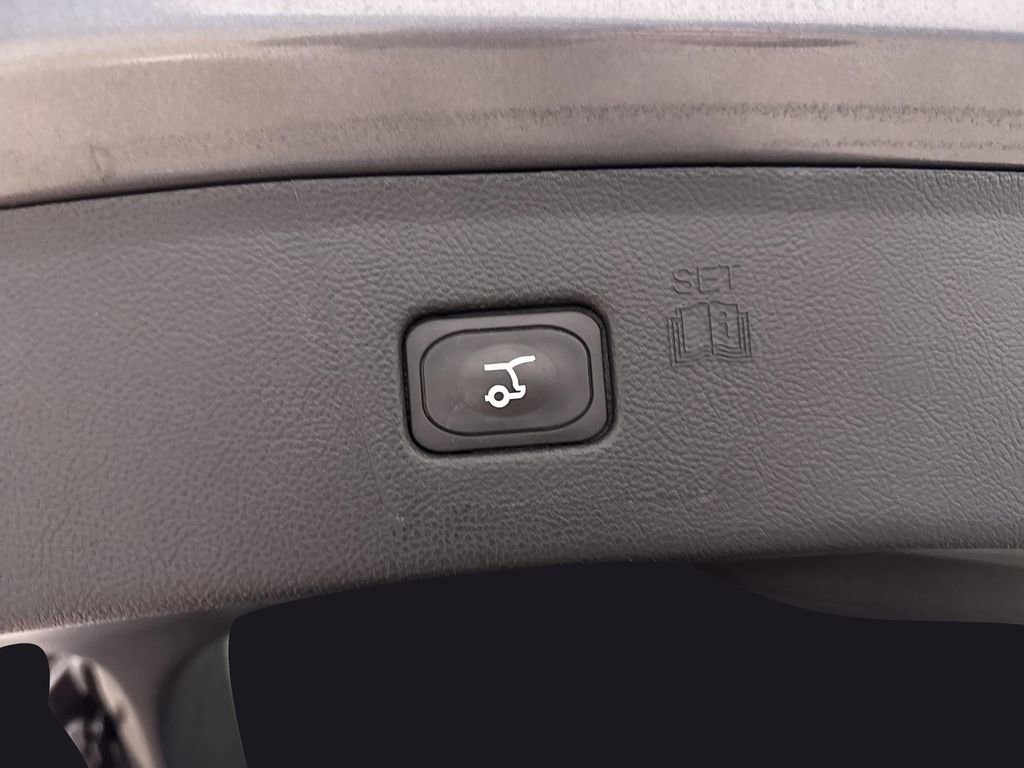 Used 2024 Ford Edge Titanium w/ Titanium Elite Package image 17