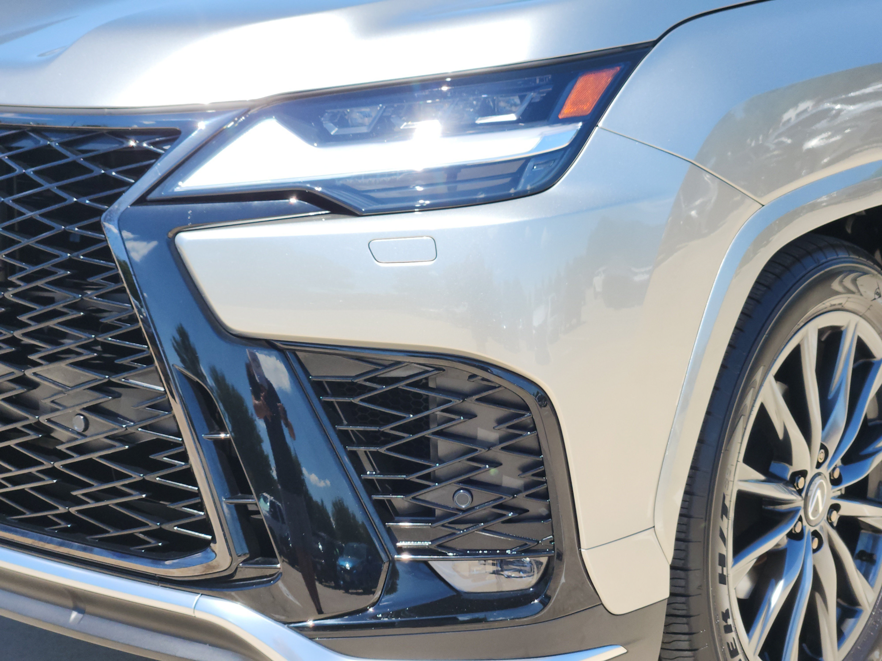 Used 2026 Lexus LX 600 F Sport w/ Accessory Package (Z1) AWD/4WD image 39