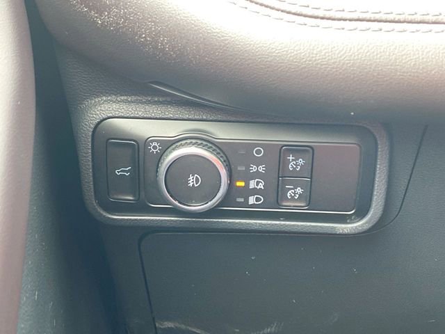 Used 2025 Ford Explorer Platinum w/ LUX Leather Package image 18