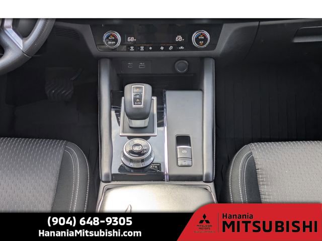 Used 2024 Mitsubishi Outlander ES image 18