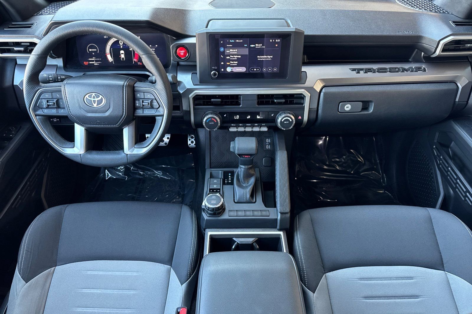 Used 2025 Toyota Tacoma TRD Sport AWD/4WD image 3