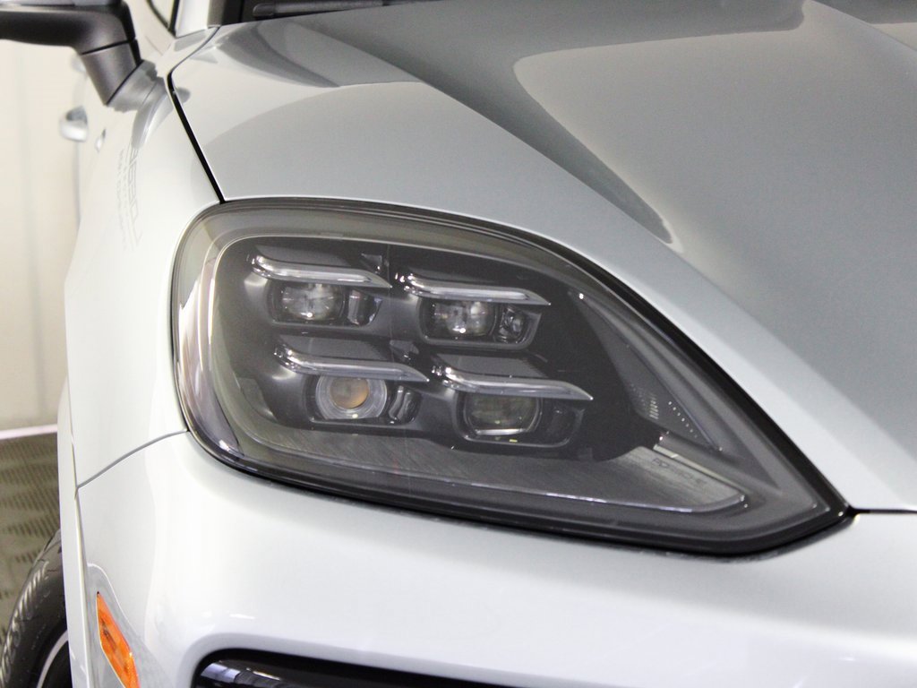 Certified 2025 Porsche Cayenne Coupe image 11
