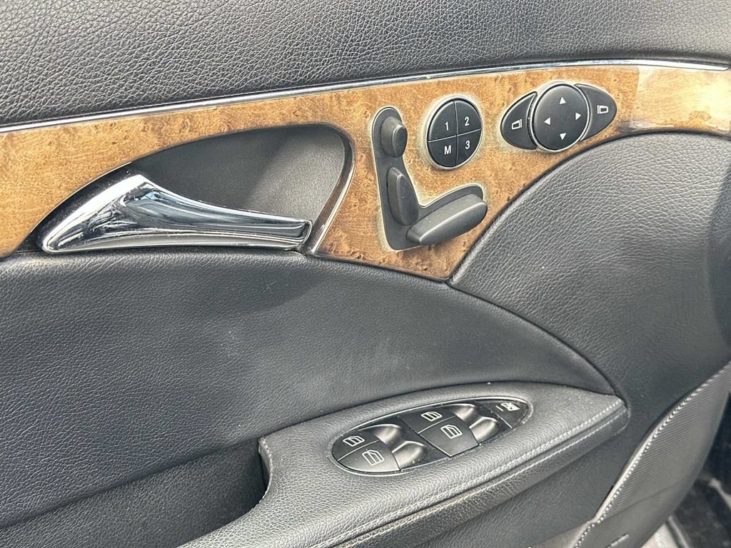 Used 2009 Mercedes-Benz E 350 4MATIC Sedan image 16
