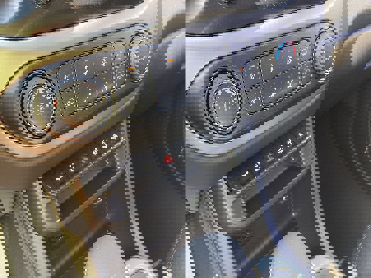 Used 2022 Chevrolet Colorado LT w/ Safety Package image 32