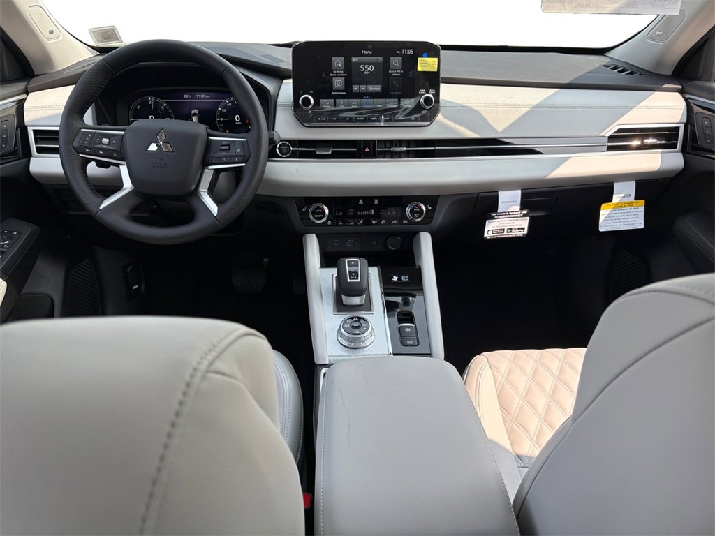 New 2025 Mitsubishi Outlander SEL image 4