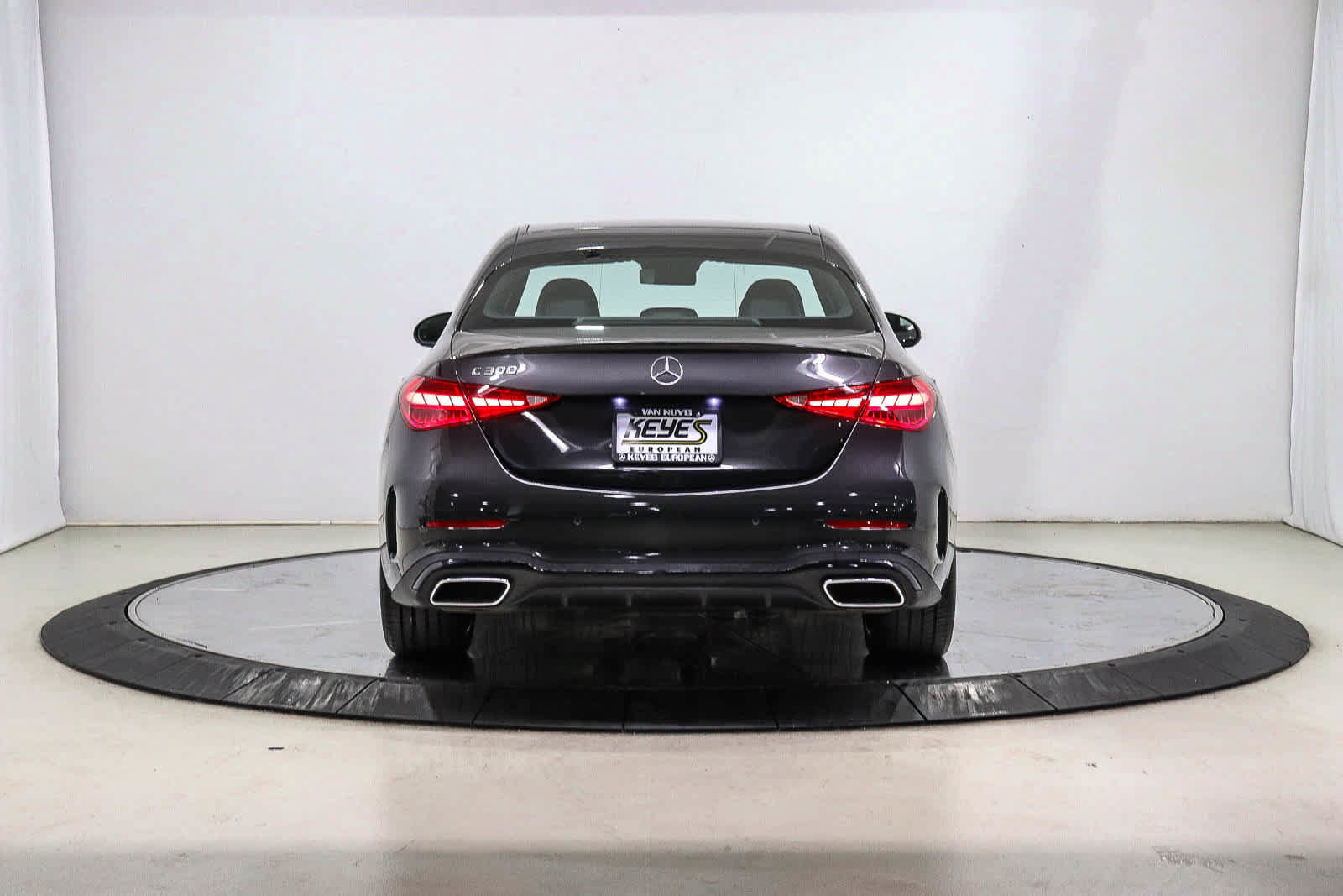 Used 2023 Mercedes-Benz C 300 Sedan image 3