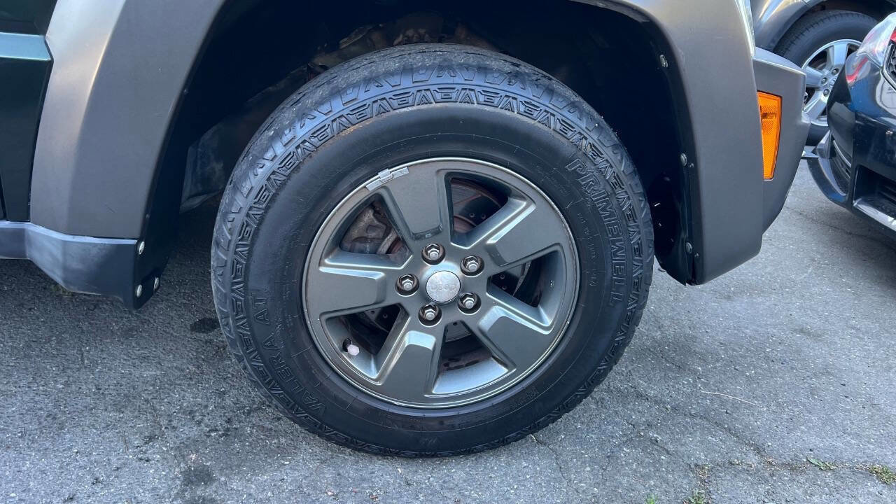 Used 2011 Jeep Liberty Renegade w/ Navigation Convenience Group image 34