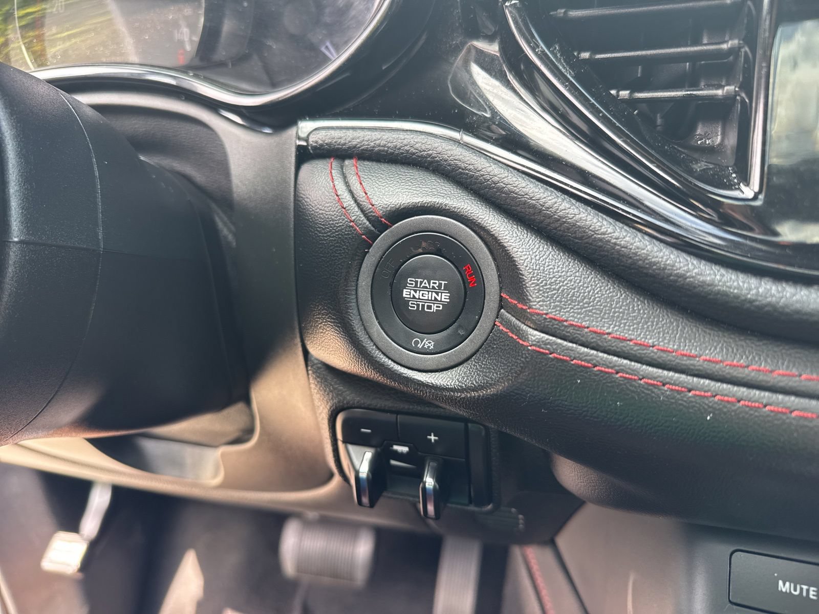Used 2023 Dodge Durango GT AWD/4WD image 32