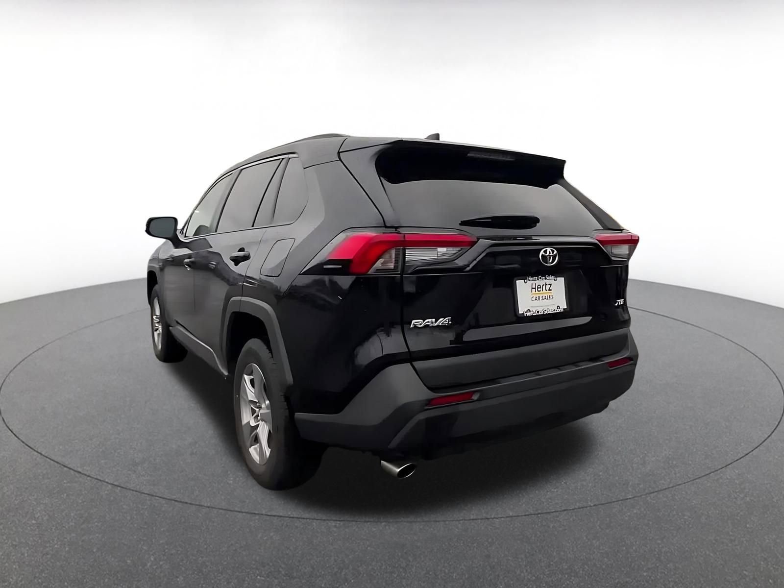 Used 2025 Toyota RAV4 XLE image 11