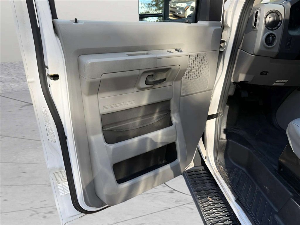 Used 2017 Ford E-450 and Econoline 450 Super Duty w/ Power Windows & Locks Group RWD image 15
