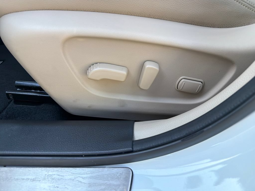 Used 2020 Nissan Rogue SL w/ Premium Package FWD image 16