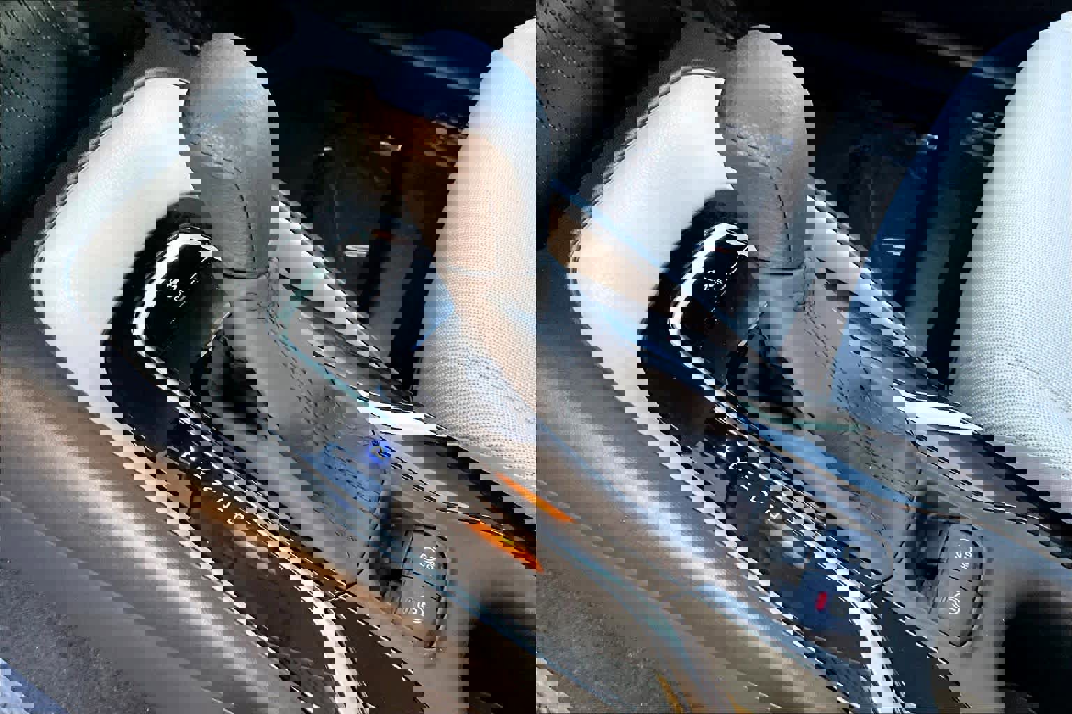 Used 2020 Toyota Corolla LE w/ LE Convenience Package image 15