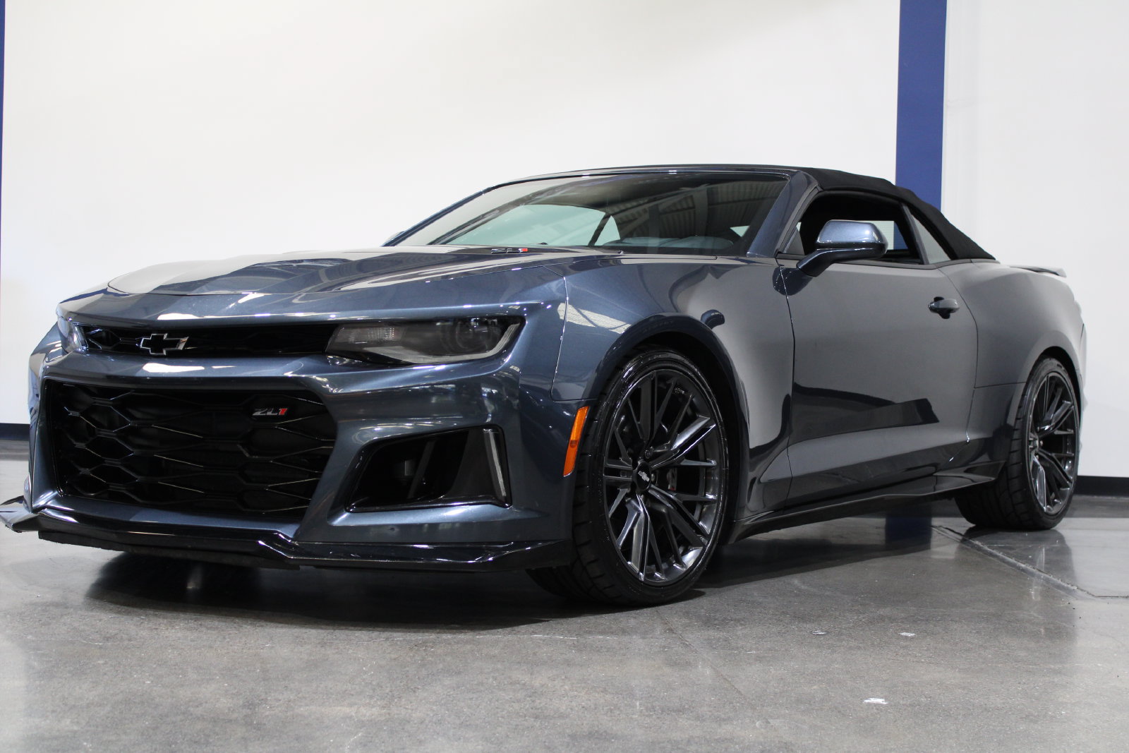 Used 2019 Chevrolet Camaro ZL1 RWD image 8