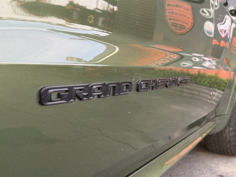 Used 2020 Jeep Grand Cherokee SRT AWD/4WD image 9