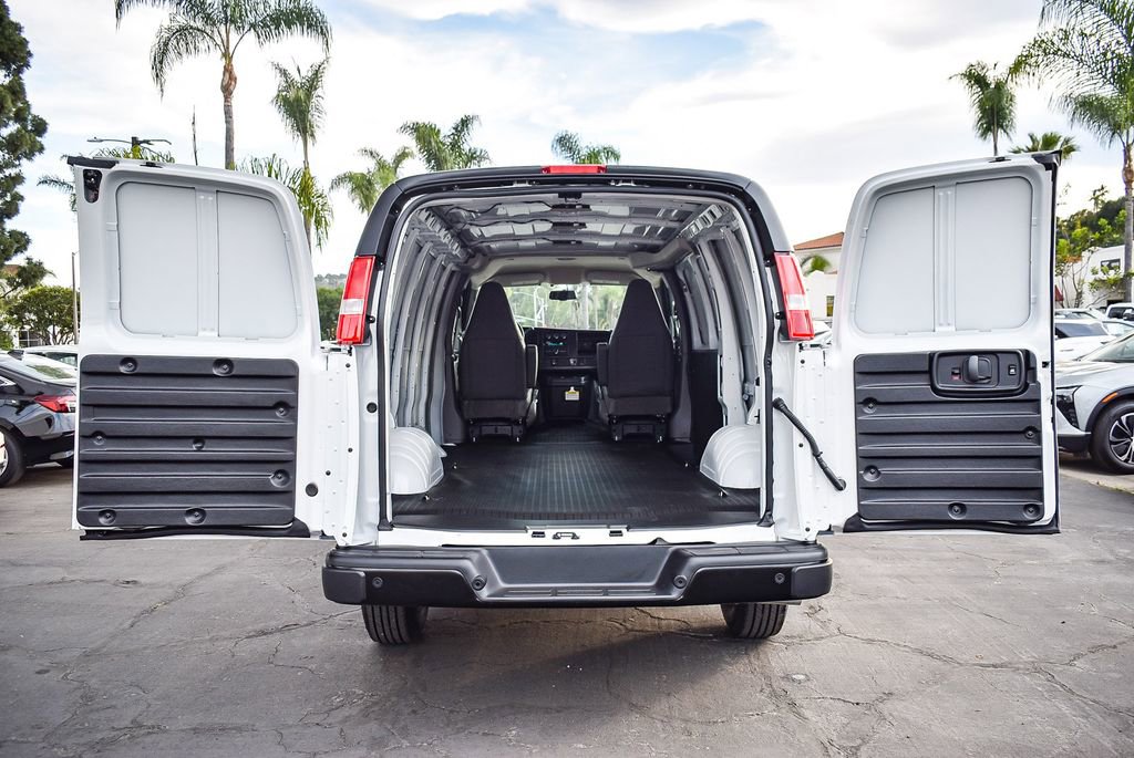 New 2026 Chevrolet Express 2500 w/ Driver Convenience Package RWD image 24