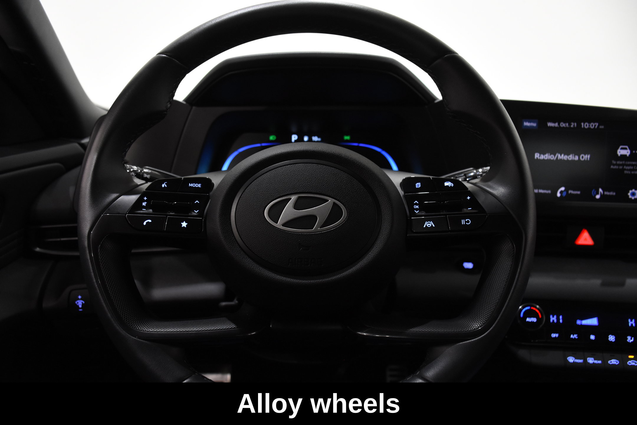 Used 2026 Hyundai Elantra Sport FWD image 17