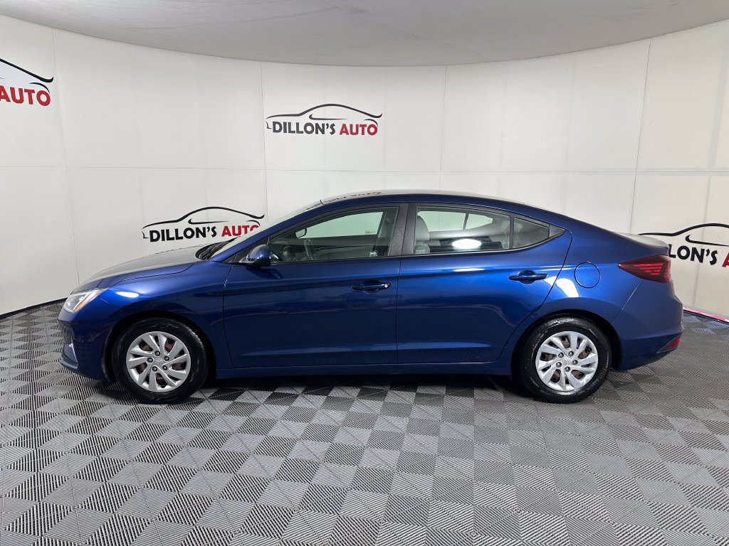 Used 2020 Hyundai Elantra SE FWD image 3