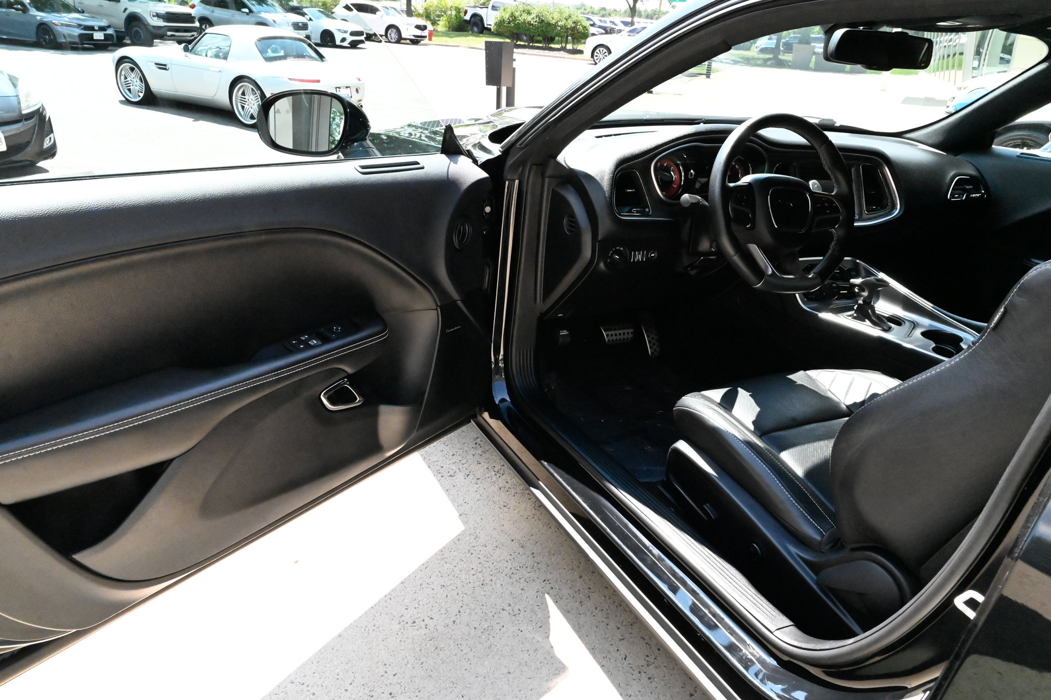 Used 2016 Dodge Challenger SRT Hellcat RWD image 15