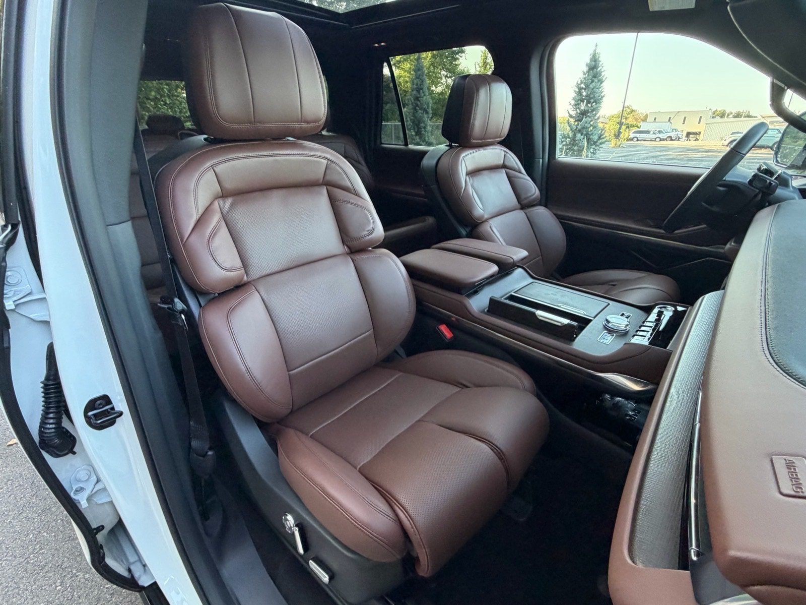 New 2027 Lincoln Navigator Reserve AWD/4WD image 12