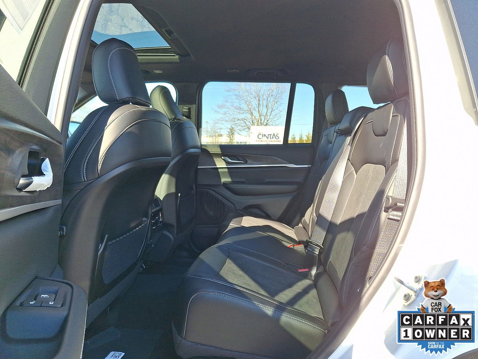 New 2026 Jeep Grand Cherokee Altitude image 5