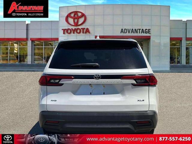 Certified 2024 Toyota Grand Highlander AWD image 8