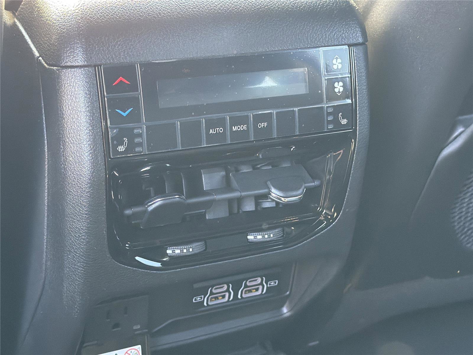 New 2025 Jeep Grand Cherokee L Limited w/ Black Appearance Package image 23