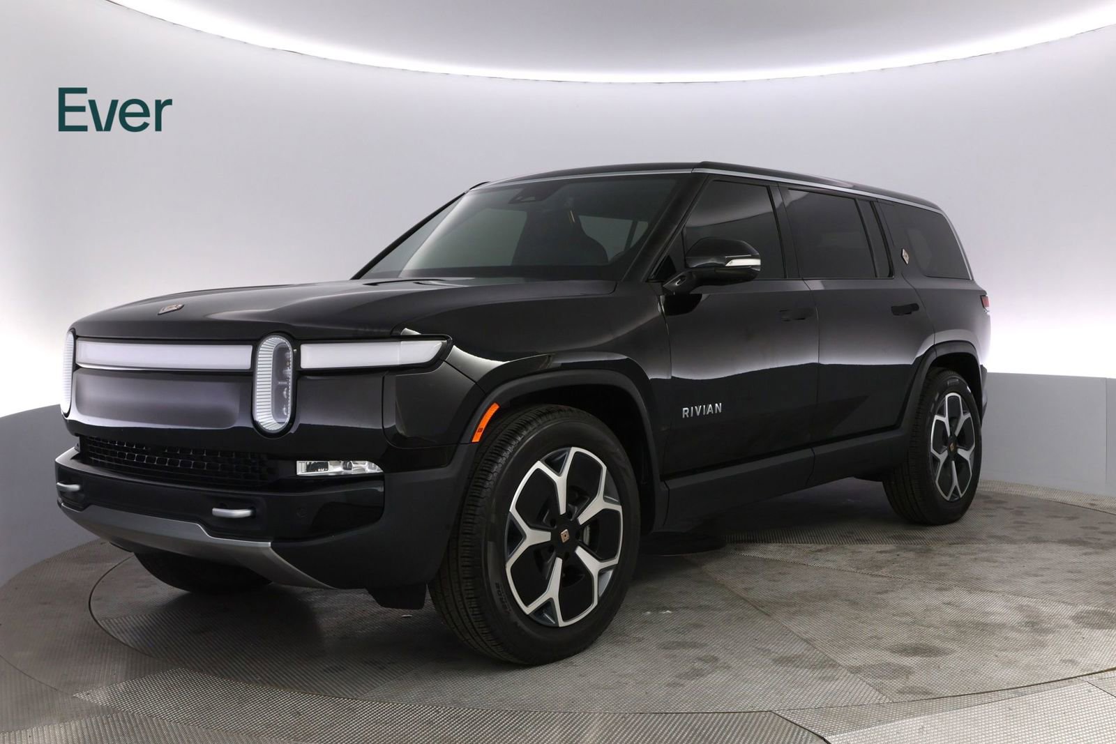 Used 2024 Rivian R1S Adventure image 2