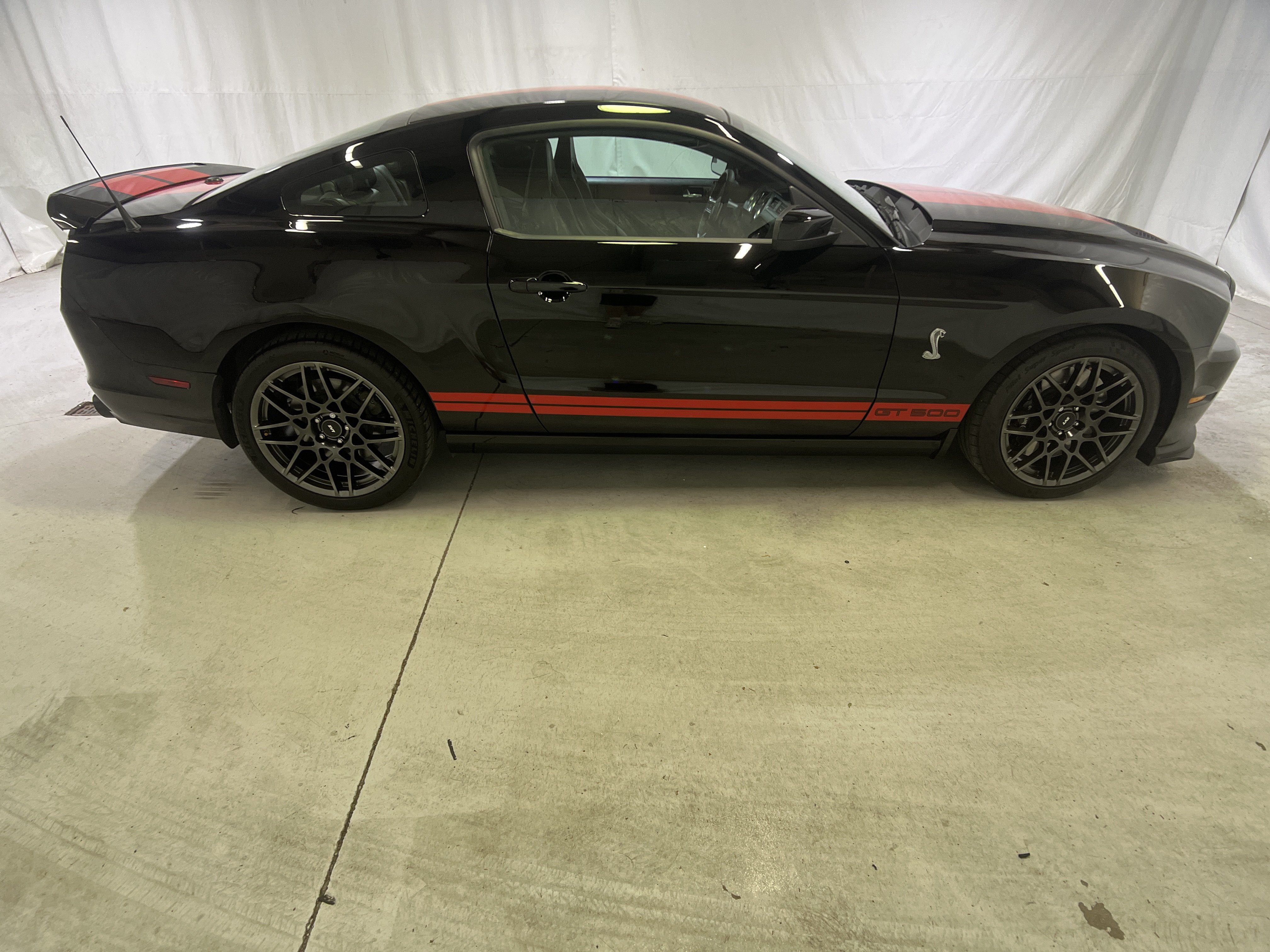 Used 2013 Ford Mustang Shelby GT500 RWD image 12