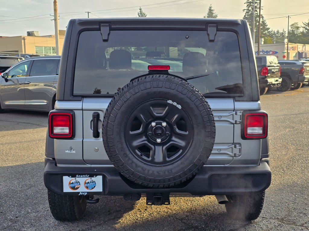 Used 2021 Jeep Wrangler Sport AWD/4WD image 7